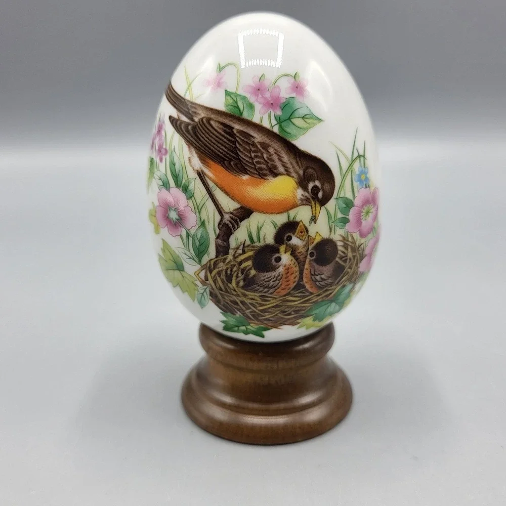 Vtg Avon Porcelain Egg Collectible Robin Bird Nest New Beginning Shelf Decor